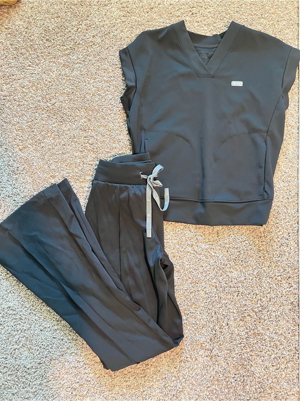 FIGS Formx Scrub top and Salina formx pants